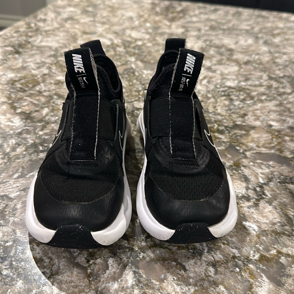 Nike Flex Runner Toddler Boys Slip-On  Size 10.5C Blk & White gently used